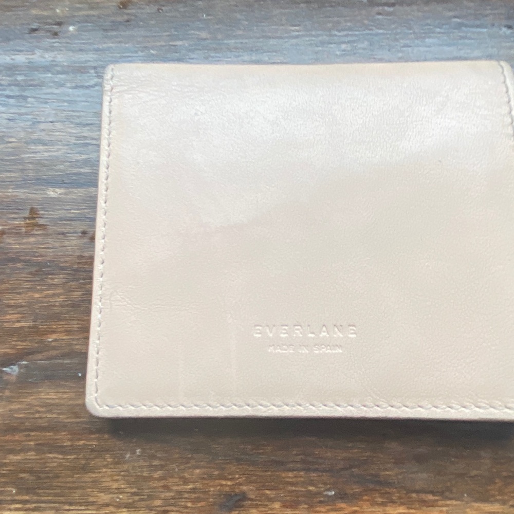 Everlane bifold wallet